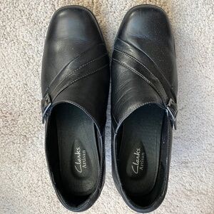 Women's leather shoes